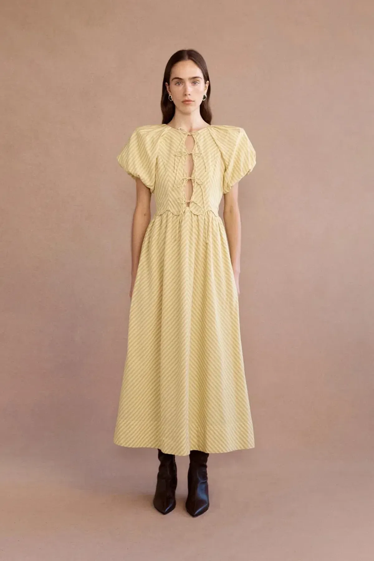 Lovaan Rose Dress Daffodil Size 8 - Image 1