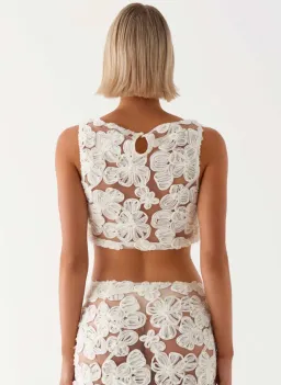 Fiorella Floret Set - Size 6 for rent on The Volte - image 3