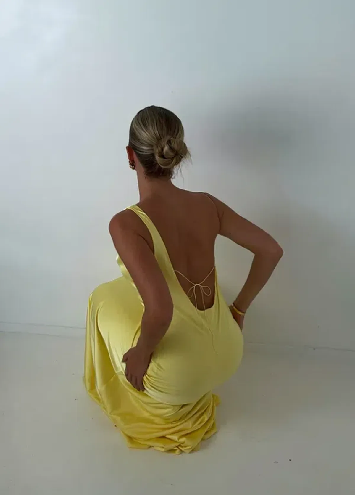 HNTR The Label Bianka Gown – Lemon sz 6 - Image 5