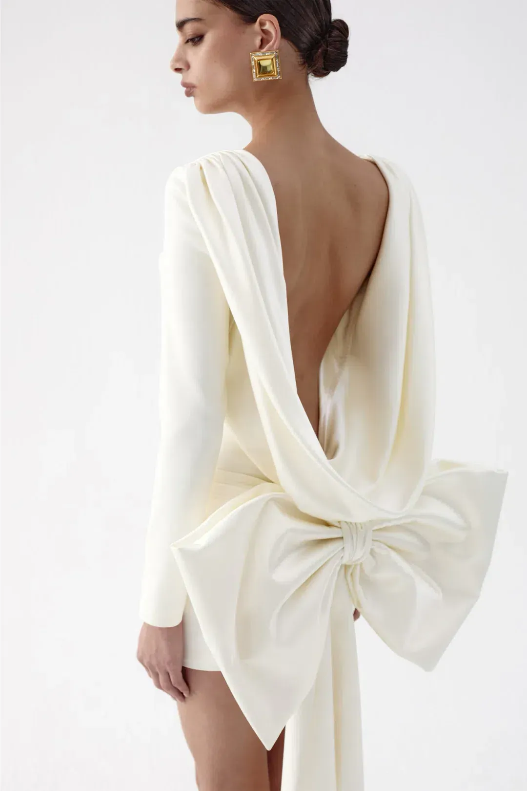 The New Arrivals by Ilkyaz Ozel - Isthar Mini Bow Dress for rent on The Volte - main image