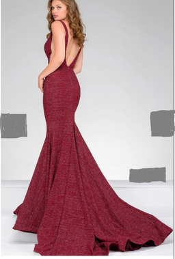 Burgundy Fitted Jovani Prom Gown 47075 size 8 for rent on The Volte - image 2