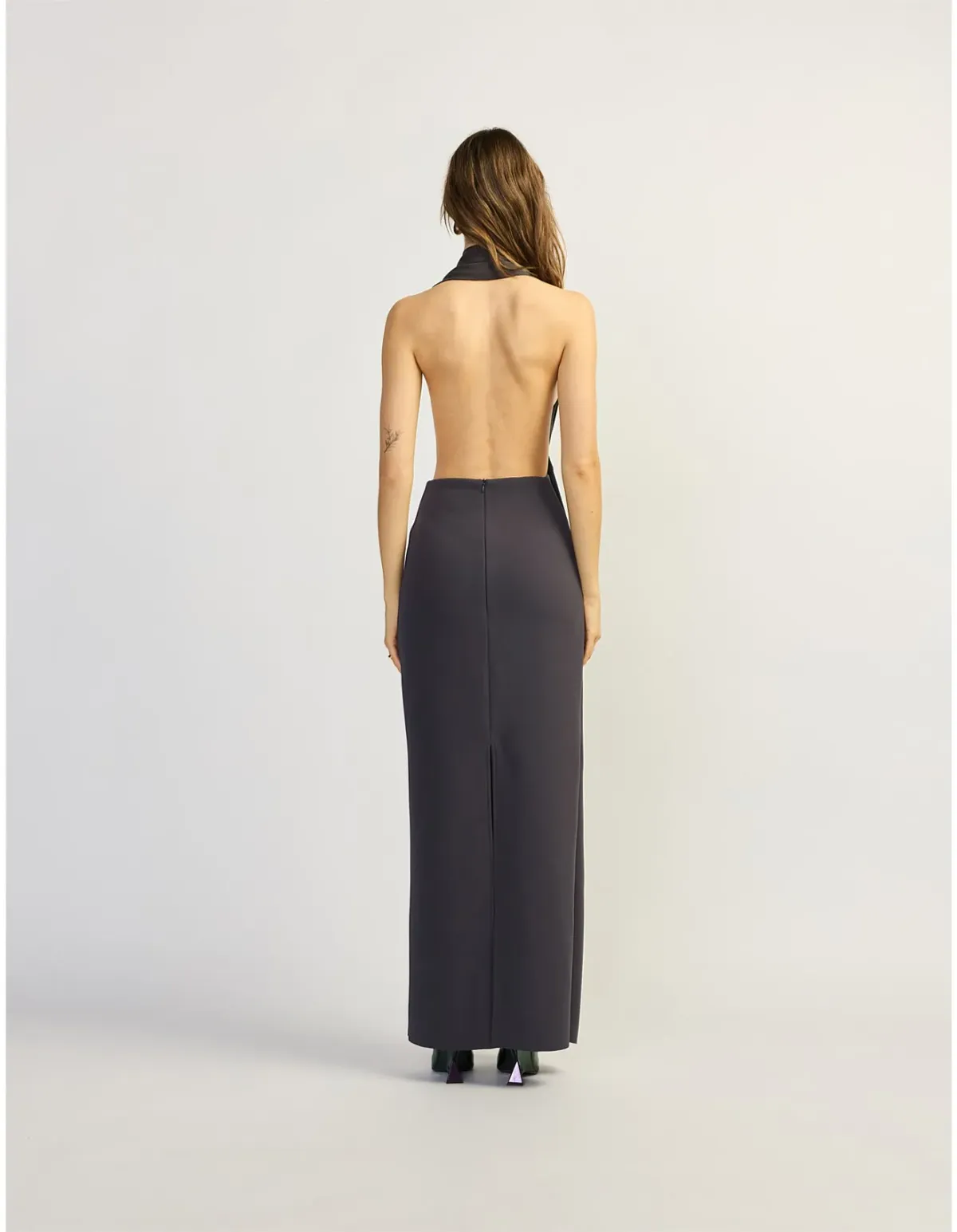 TOJHA Dova Sculpted Halter Open Back Maxi Dress M Steele - Image 4