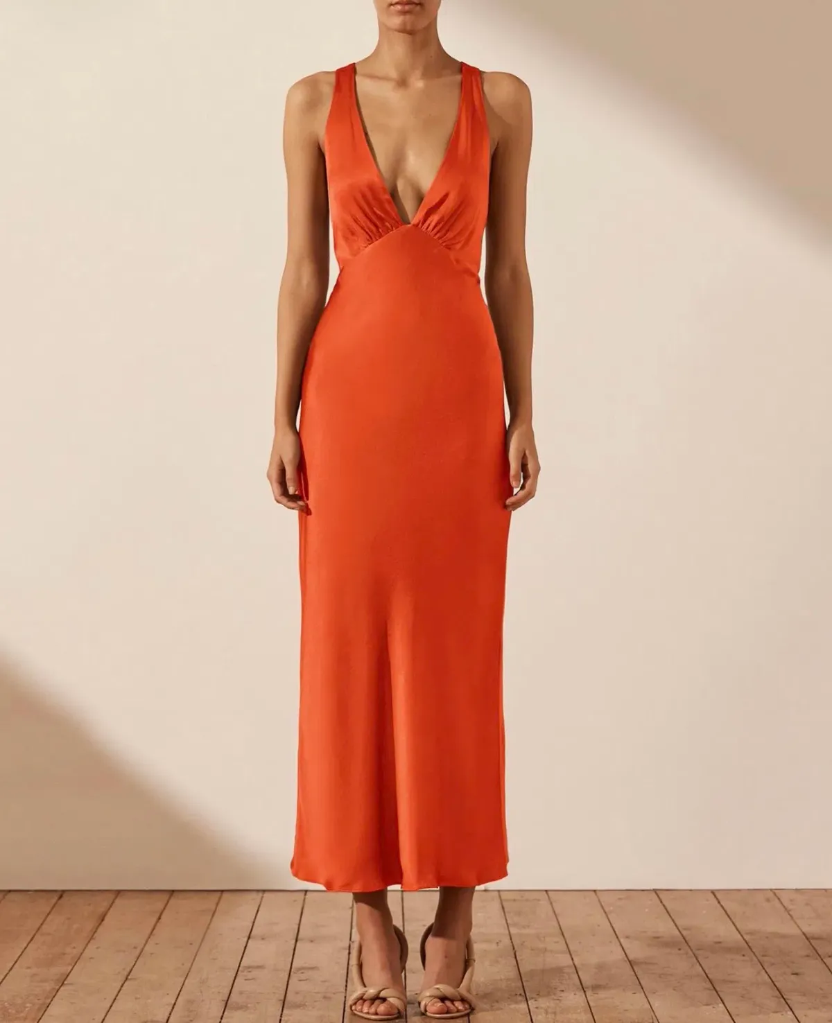 SHONA JOY MILO PLUNGE CROSS BACK MIDI DRESS IN HIBISCUS SIZE AU 8 - Image 1