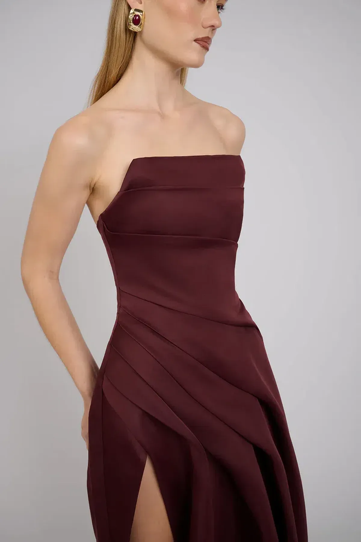 Eliya The Label Deanna Gown in Wine Size S / AU 8 - Image 4
