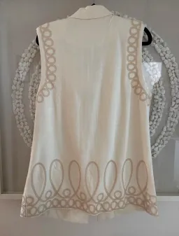 IXIAH Brand New Vest Size: AU 8 for rent on The Volte - image 6