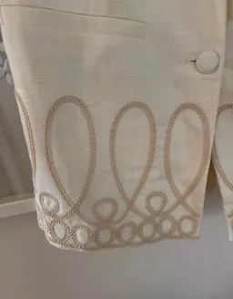 IXIAH Brand New Vest Size: AU 8 for rent on The Volte - image 5