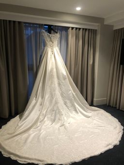 Wedding dress for rent on The Volte - image 3