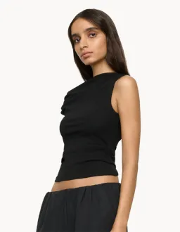 One Of Others Paeton Top Black Size 2 AU for rent on The Volte - image 3