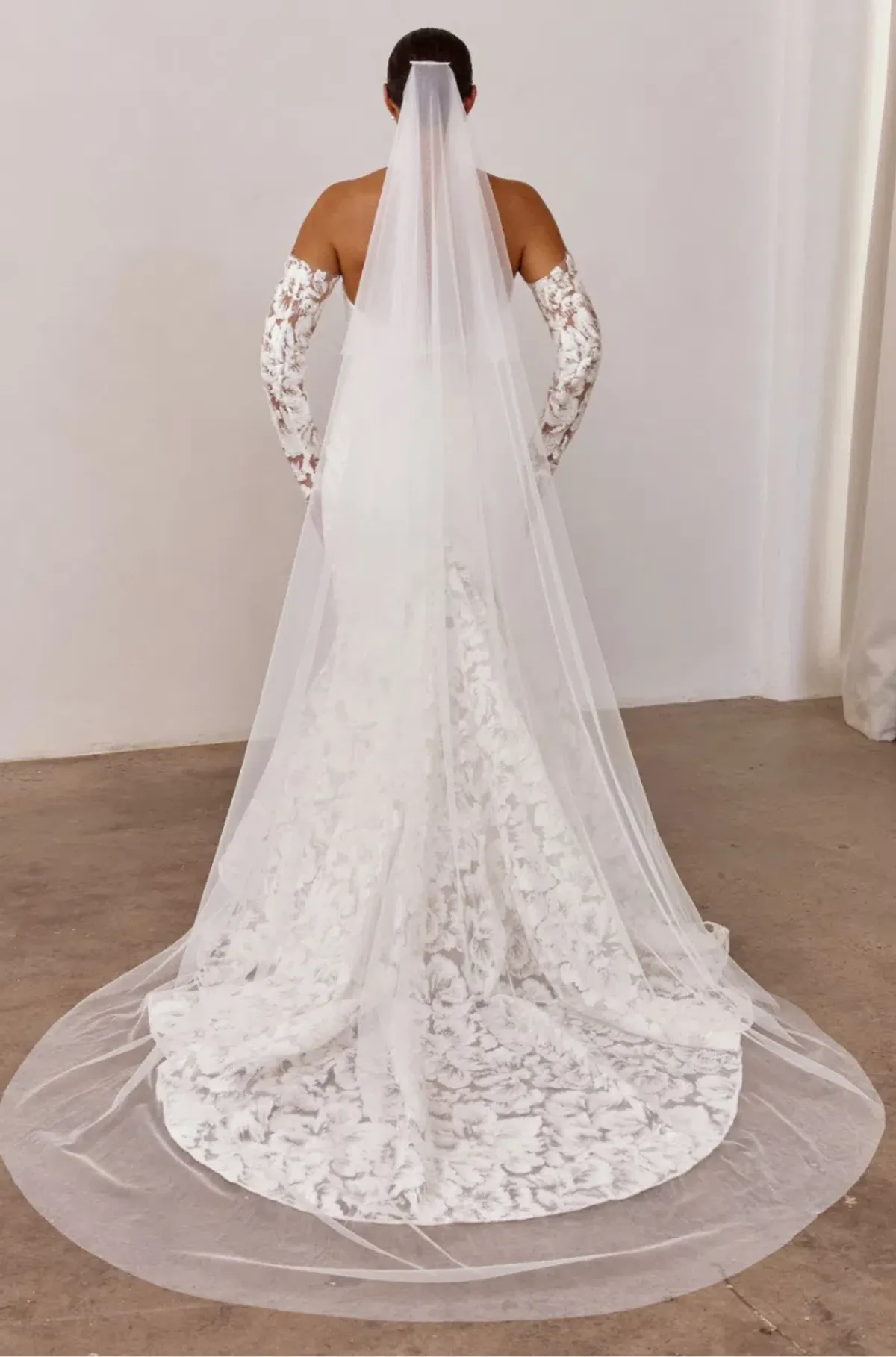 Grace Loves Lace Lunaria Drop Wedding Veil - Image 3