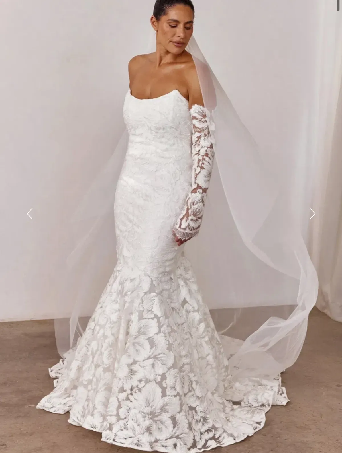 Grace Loves Lace Lunaria Drop Wedding Veil - Image 2