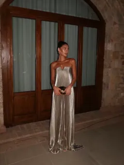 Líder Black Tie Gown size 6 Gold Shimmer for rent on The Volte - image 5