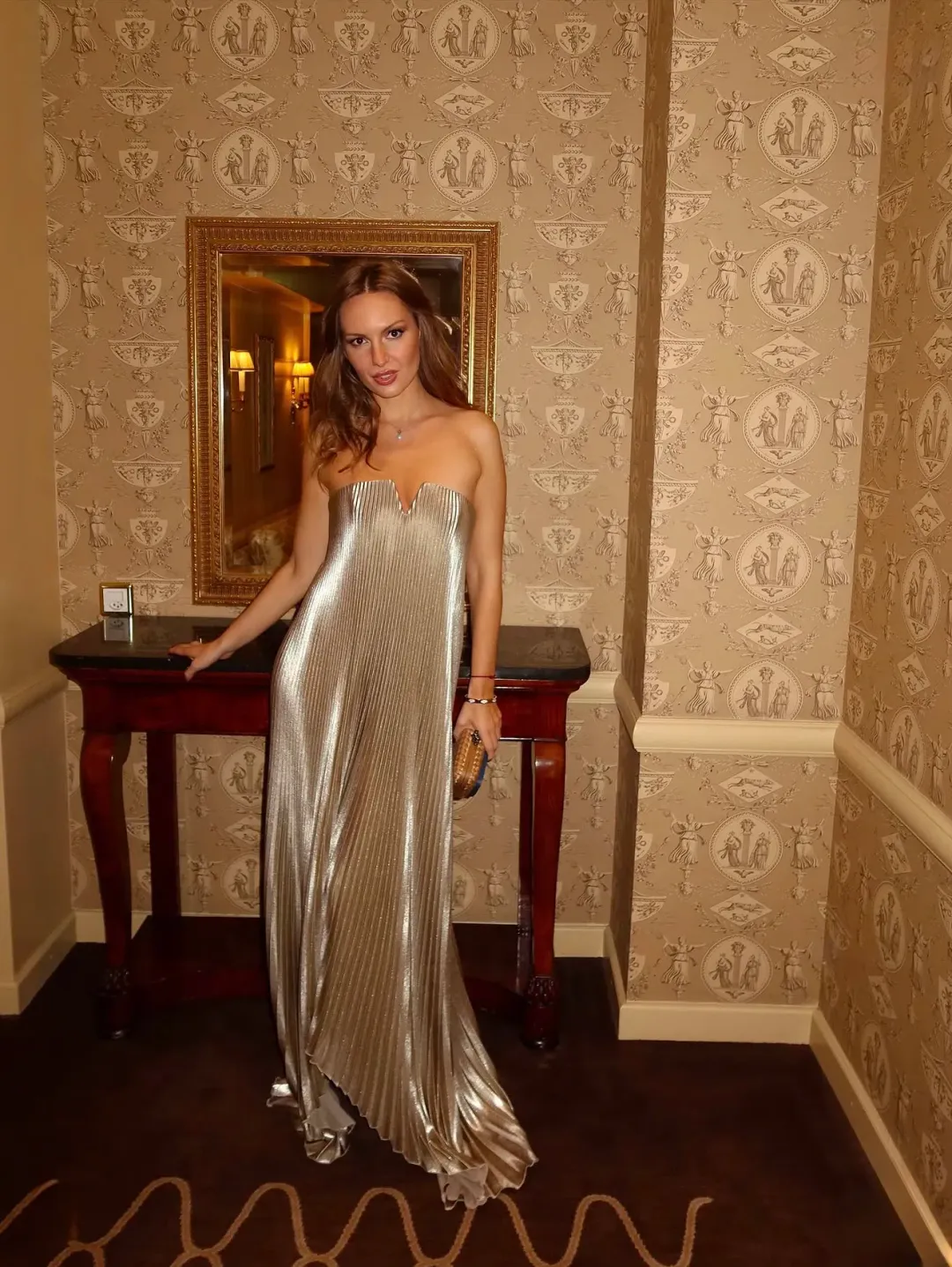 Líder Black Tie Gown size 6 Gold Shimmer for rent on The Volte - main image