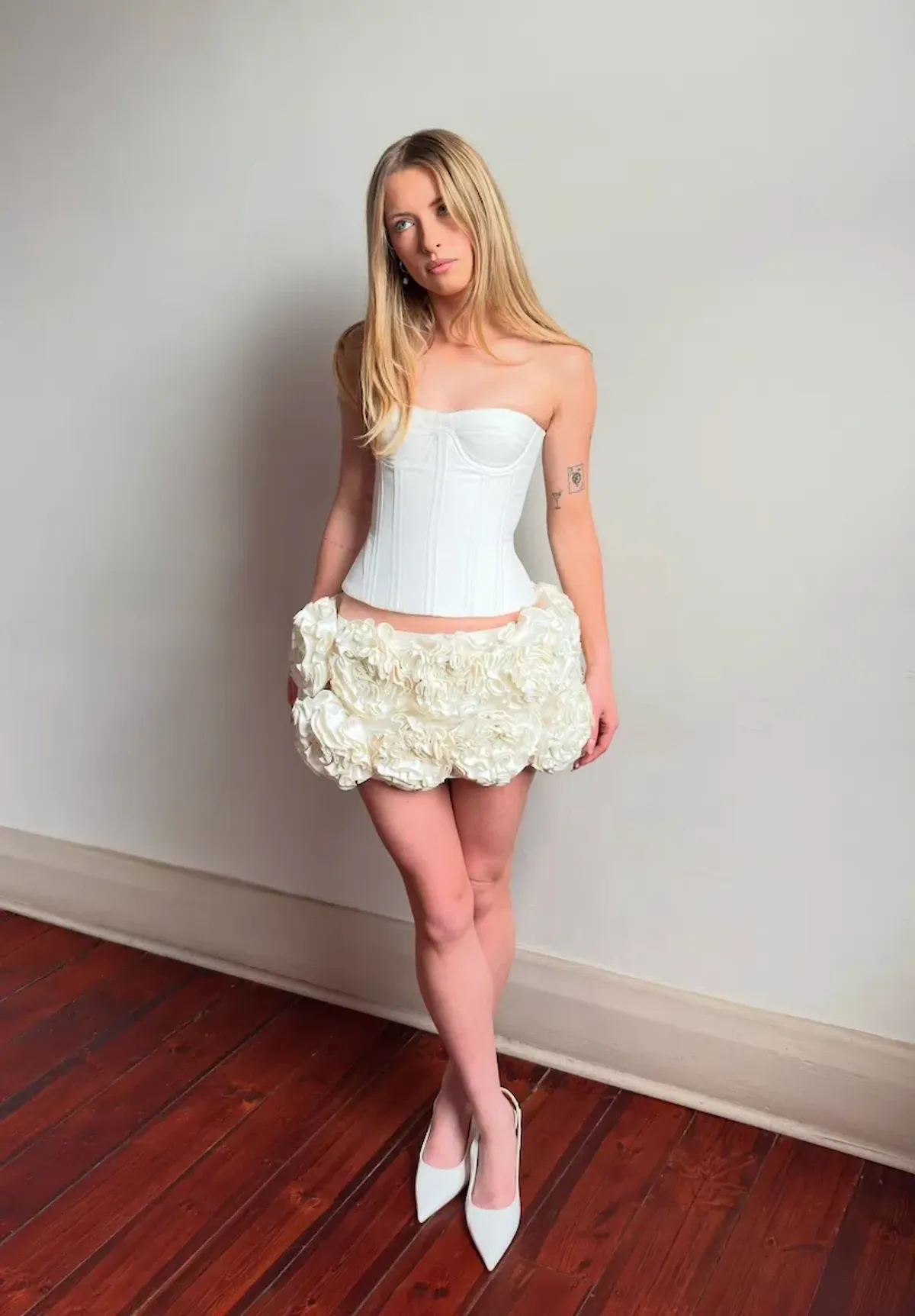 Fanci Club Paradise Cupped Corset and Embroidered Rose Skirt Ivory Size 8 - Image 1