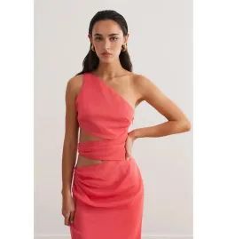 🩷 Lexi Aurea Maxi Dress - Size 10 AU - in Flamingo Pink 🩷 for rent on The Volte - image 4