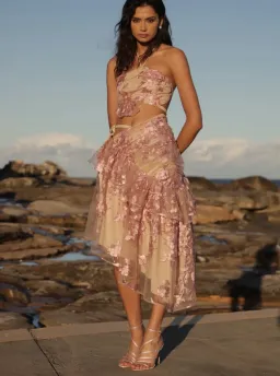 Sonya Moda Sandie Set for rent on The Volte - image 1