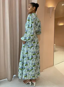 Palm Noosa Noddy Maxi in Blue Blooms Size 8 for rent on The Volte - image 2