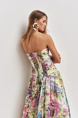 🪻AJE Strapless Dahlia Gown in Lavandula - Size 12 AU - Colourful Floral Print Maxi Dress 🪻 for rent on The Volte - image 4