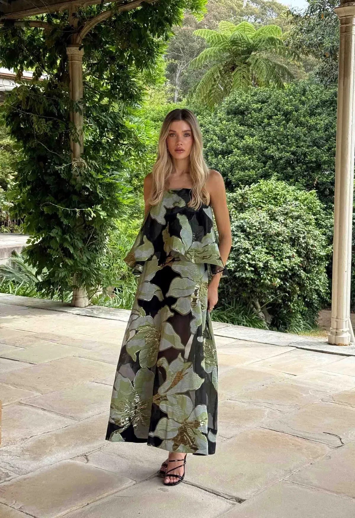 Elliatt Elysia Tiered Gown in Black/Green Floral / Size 12 - Image 4