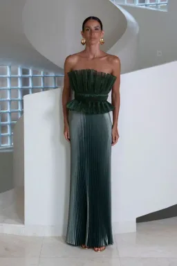 L'idee Masquerade Gown Oil Shine Size 8 for rent on The Volte - image 3