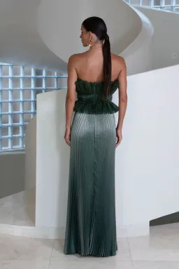 L'idee Masquerade Gown Oil Shine Size 8 for rent on The Volte - image 4