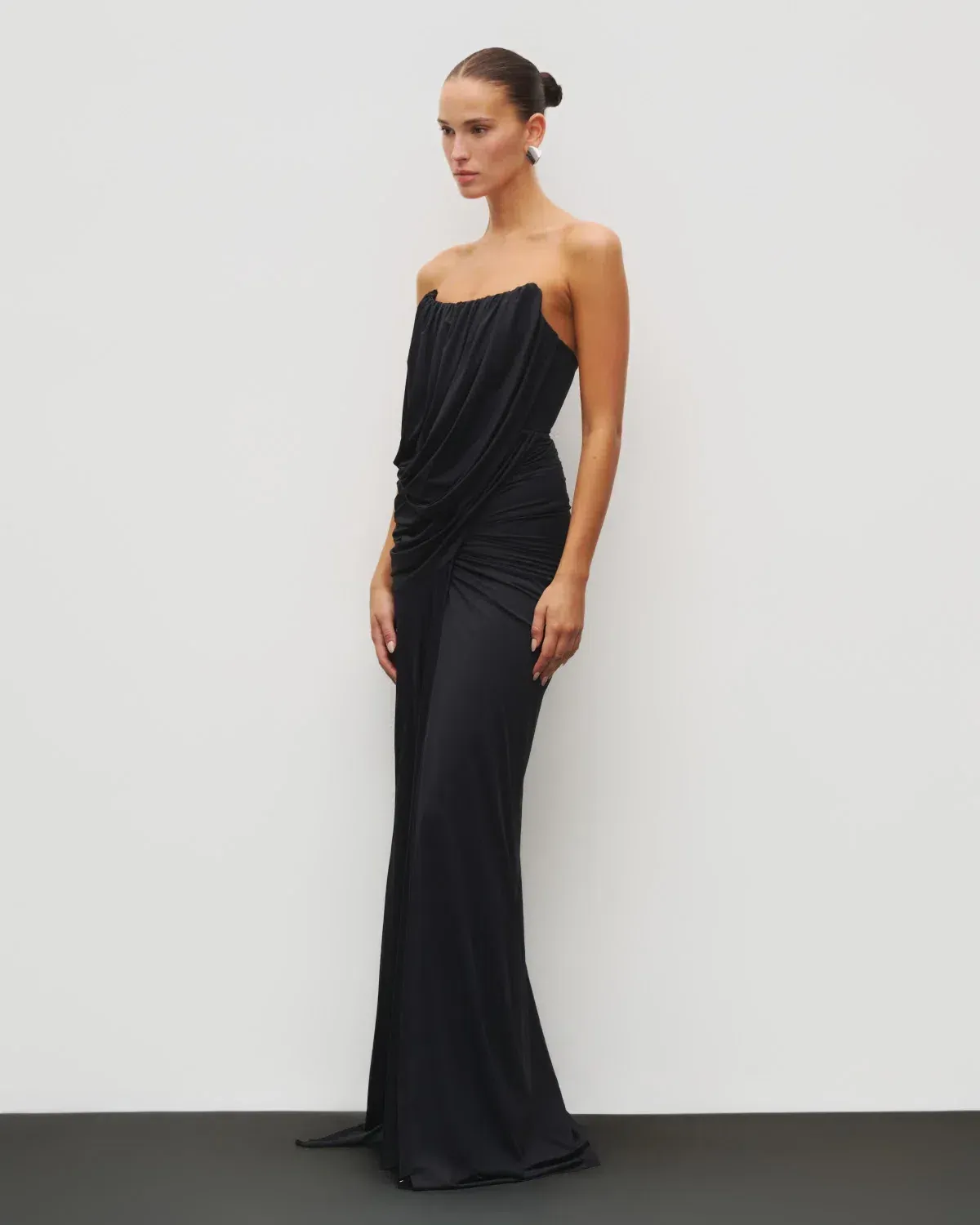 Heiress Beverly Hill: GATHERED DRAPE GOWN STRAPLESS - Image 2