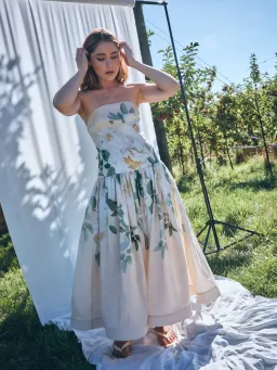 She is Tenacious linen midi dress By Victoria Bliss Size 8 for rent on The Volte - image 3