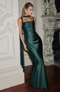 BABY BOO CALANTHE MAXI EMERALD GREEN / SIZE 12 for rent on The Volte - image 2