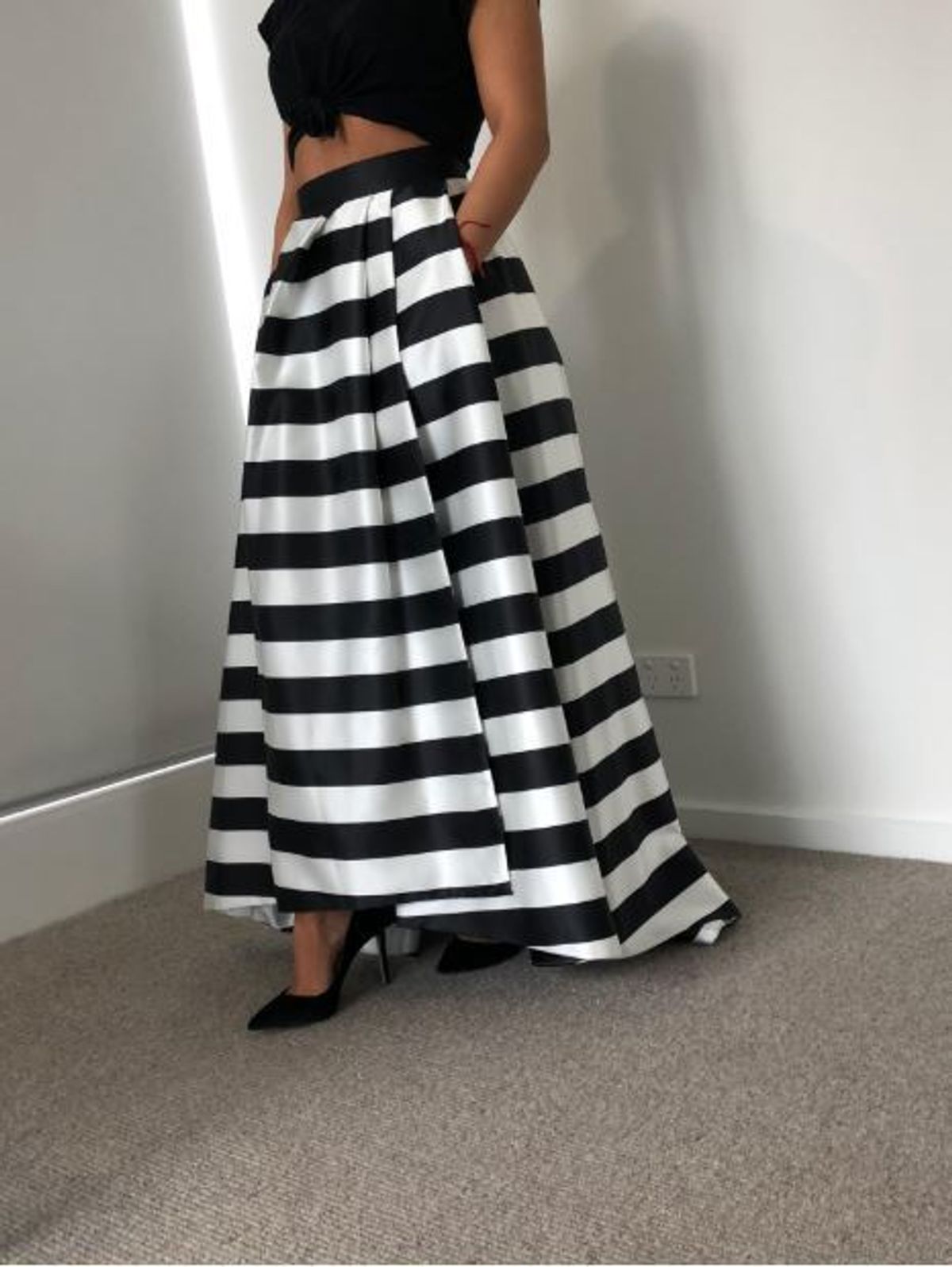 Nicholas ball striped skirt black white stripe size 8 - Image 2