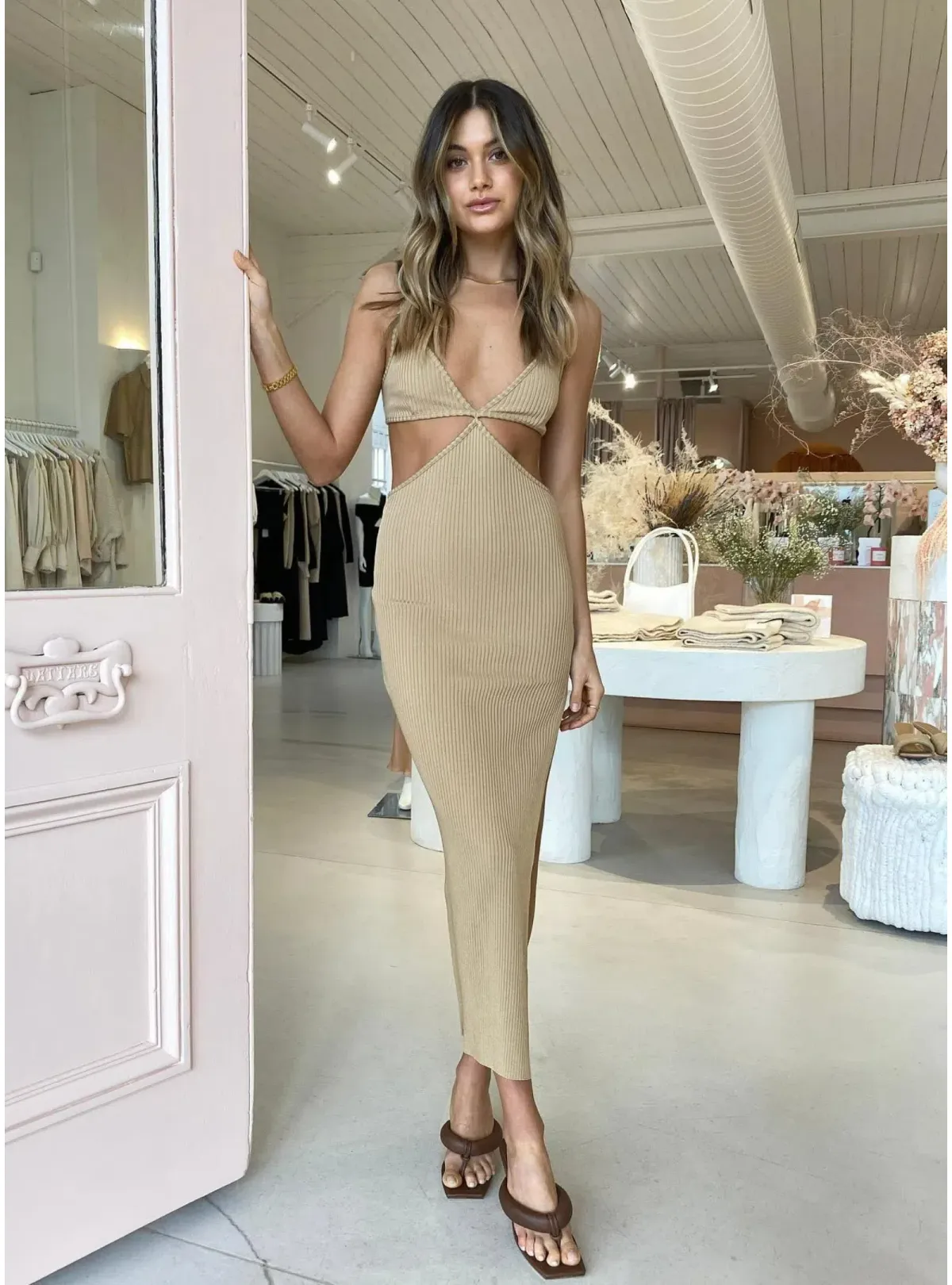 Bec & Bridge Selene V Maxi Dress Camel Size AU 6 - Image 3