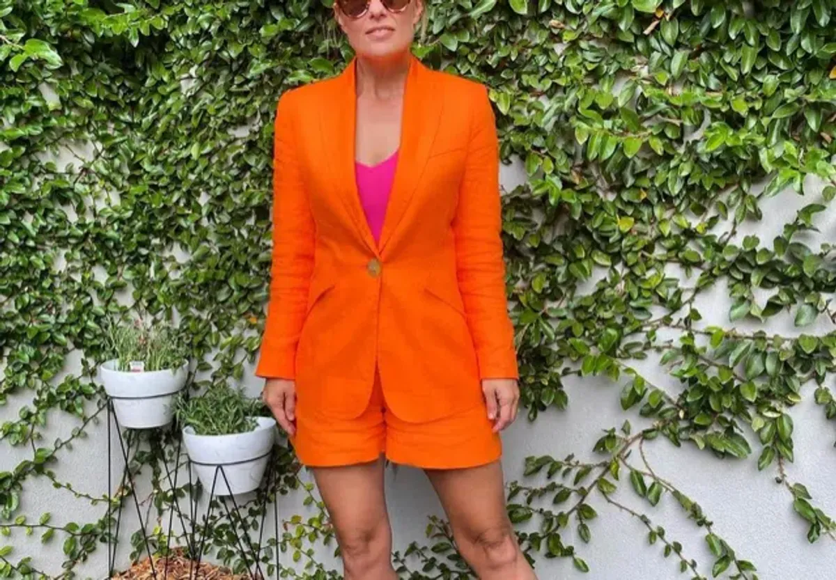 Country Road Orange Short Suit Size 8 - Image 3