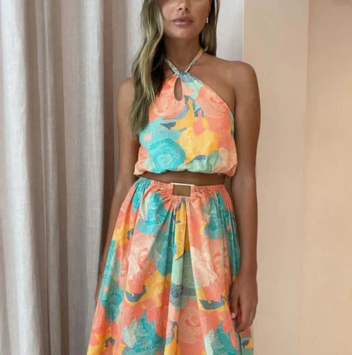 New Romantics Dolce Vita Halter Crop Size 10 and Maxi Skirt Size 8 Set Summer Rose Print - Image 3