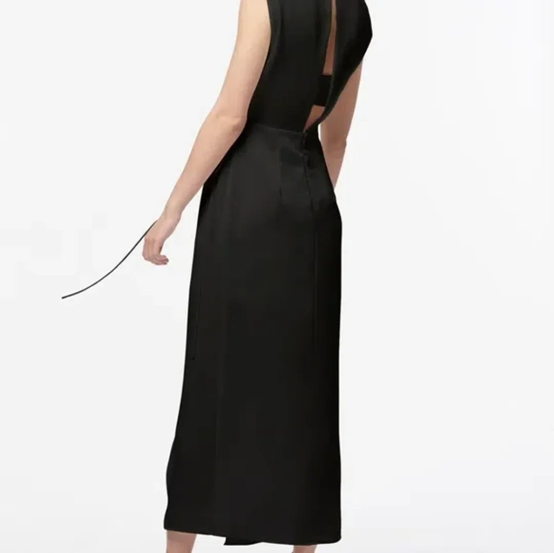 Manning Cartell Invisible Limits Sleeveless Dress Black Size 8 for rent on The Volte - main image