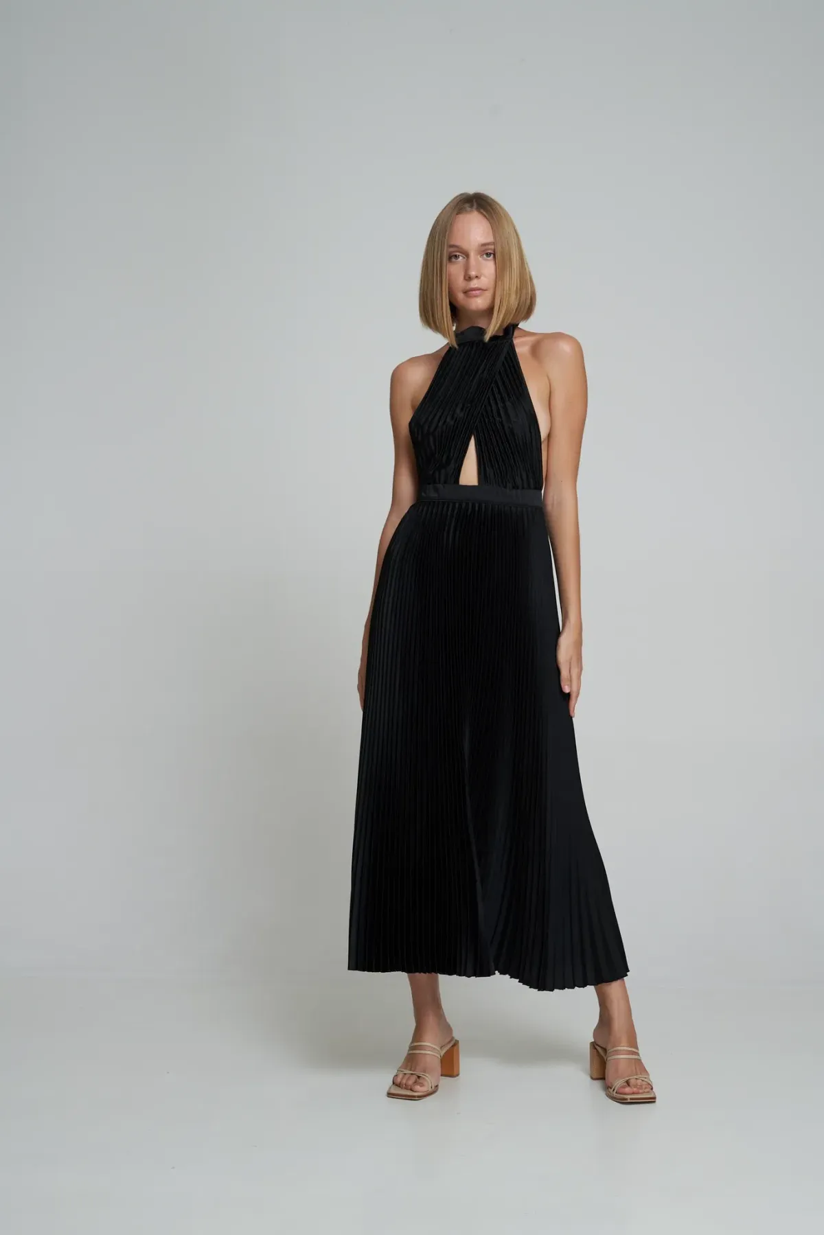 L'Idee Renaissance Gown Noir Size 8 - Image 3