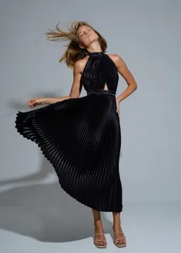 L'Idee Renaissance Gown Noir Size 8 for rent on The Volte - image 2