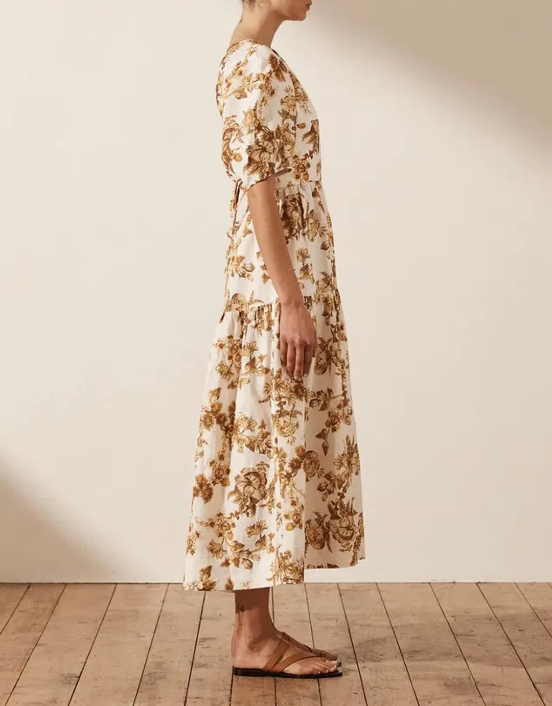 Shona Joy Follow Bella Short Sleeve Open Back Midi Dress Print Size 8 for rent on The Volte - main image