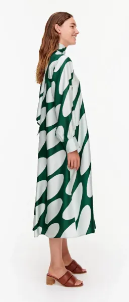 Marimekko Aatoilee Linsii Silk Dress Print Green Size AU 6 for rent on The Volte - image 2