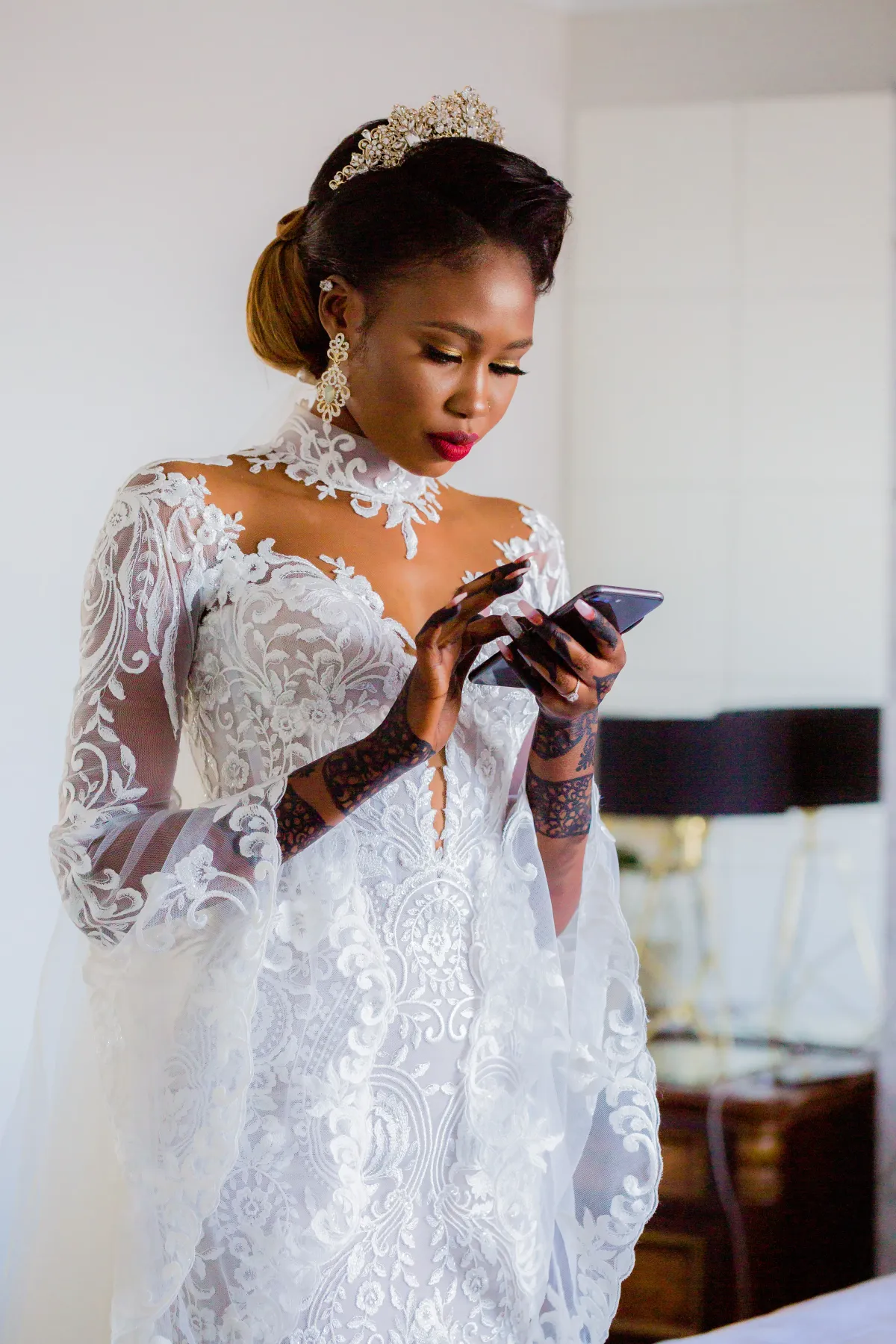 Leah Da Gloria Custom Made Wedding Dress White Size 6 - Image 2