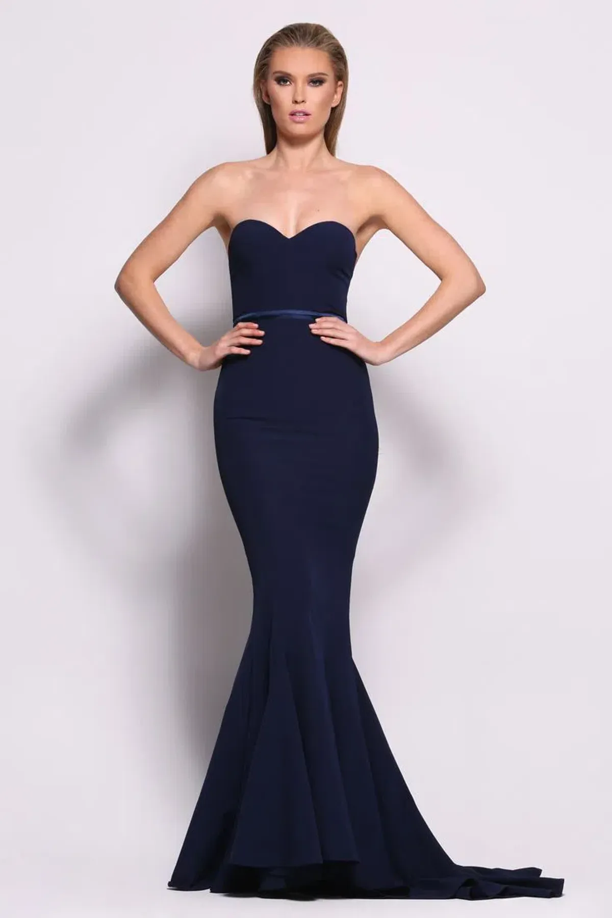 Elle Zeitoune Arianna Navy Size 6 - Image 1