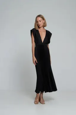 L'Idee Gala Gown In Noir Size 10 for rent on The Volte - image 2