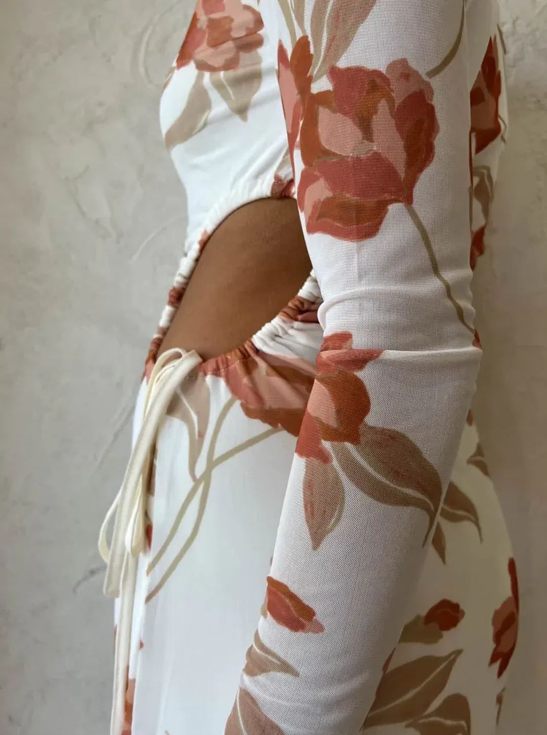 Hansen & Gretel Athena Dress Ivory Floral Size L / Au 12 for rent on The Volte - main image