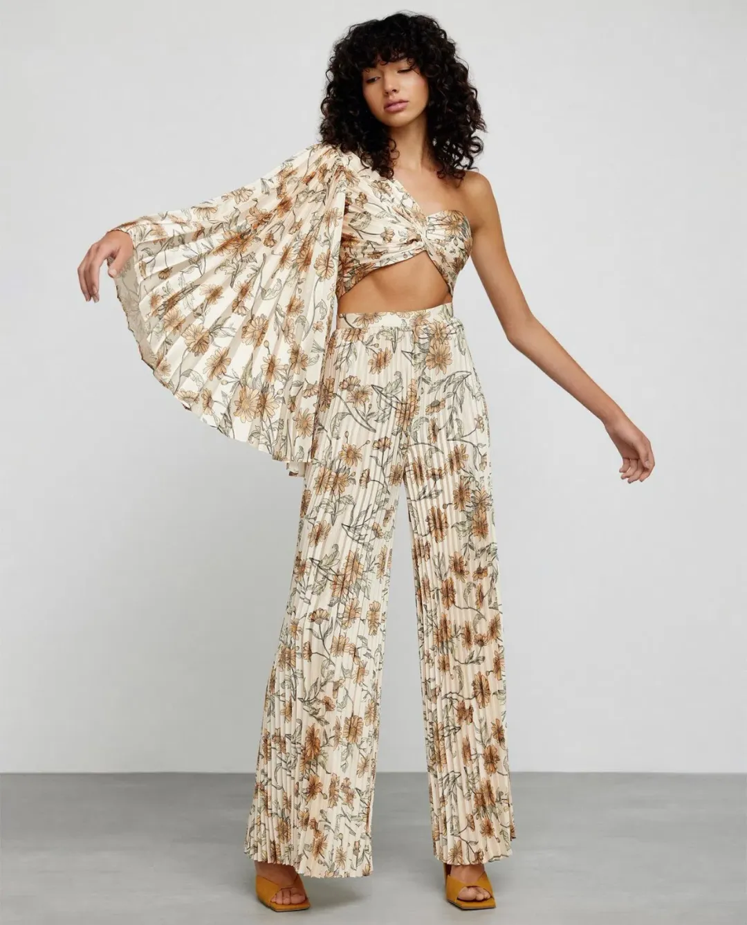 Significant Other Simone Set Amber Daisy Size 10 for rent on The Volte - main image