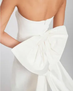 Rebecca Vallance Amore Sleeveless Midi Dress Ivory Size 6 / XS for rent on The Volte - image 4
