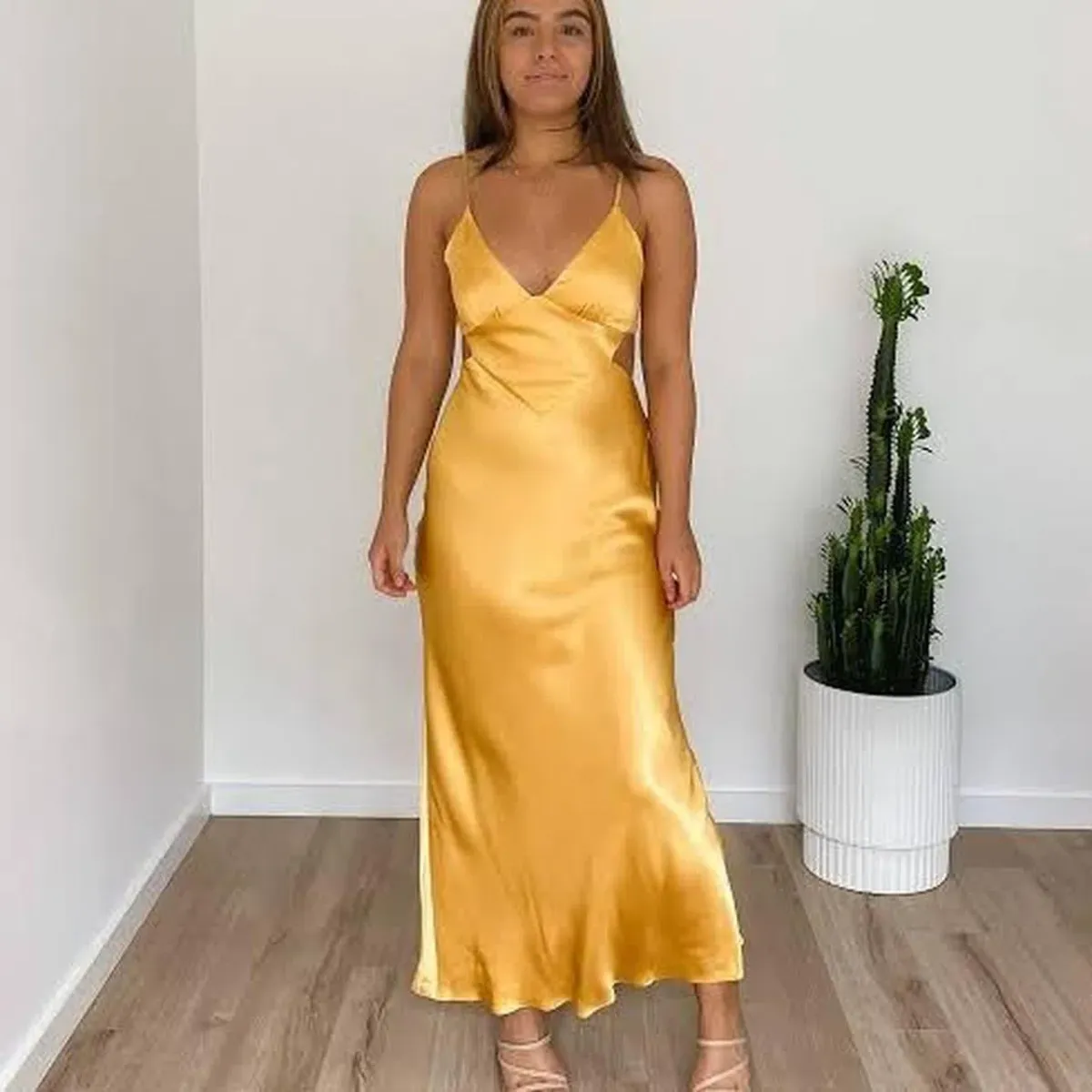Shona Joy Alma Backless Midi Dress in Yellow Size 6 - Image 4