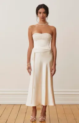 Arcina Ori Blair Bustier And Skirt Set Cream Size AU 10 for rent on The Volte - image 3