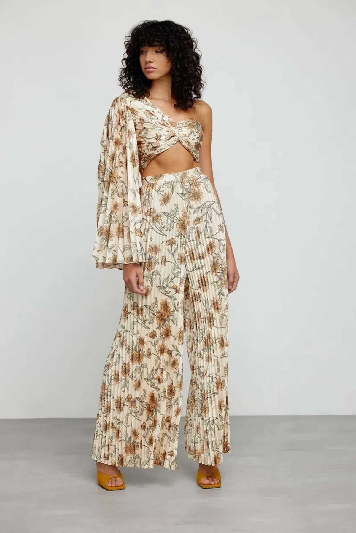 Significant Other Simone Top and Pant Set Amber Daisy Print Size 6 - Image 1
