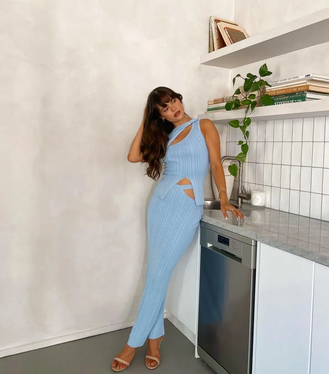 Henne Romee Set in Cloud Nine Blue Size AU 10 for rent on The Volte - main image