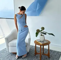 Henne Romee Set in Cloud Nine Blue Size AU 10 for rent on The Volte - image 2