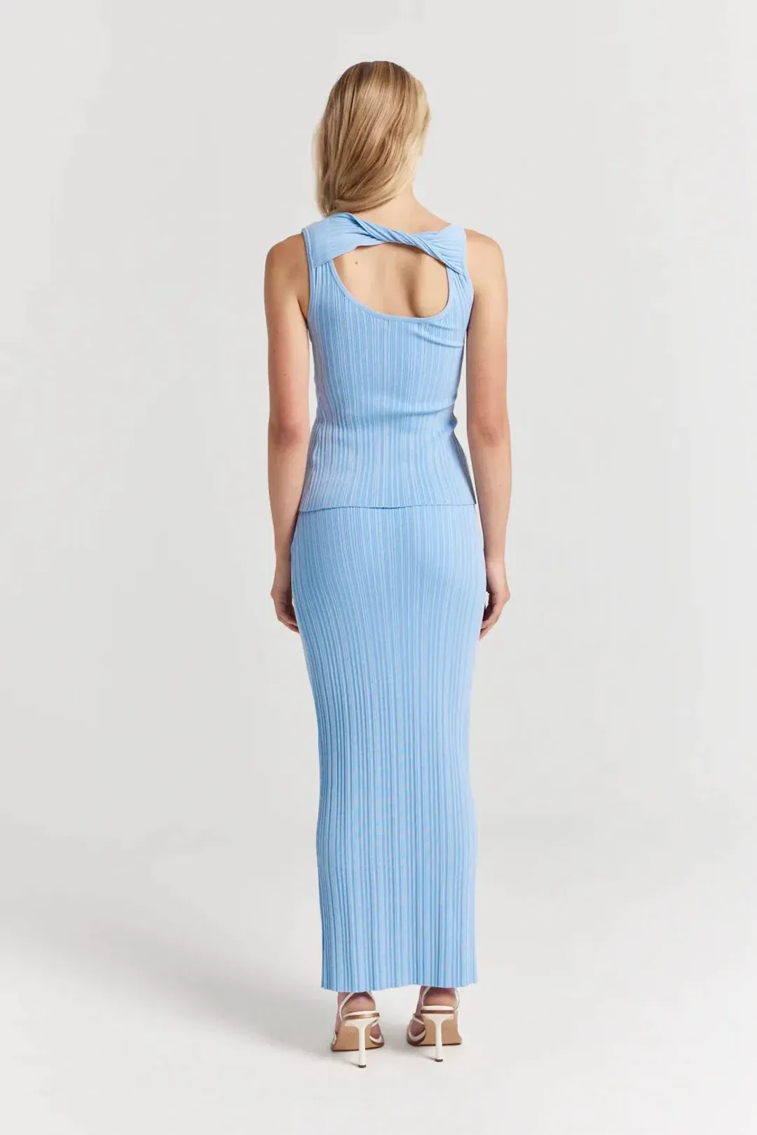 Henne Romee Set in Cloud Nine Blue Size AU 10 for rent on The Volte - main image