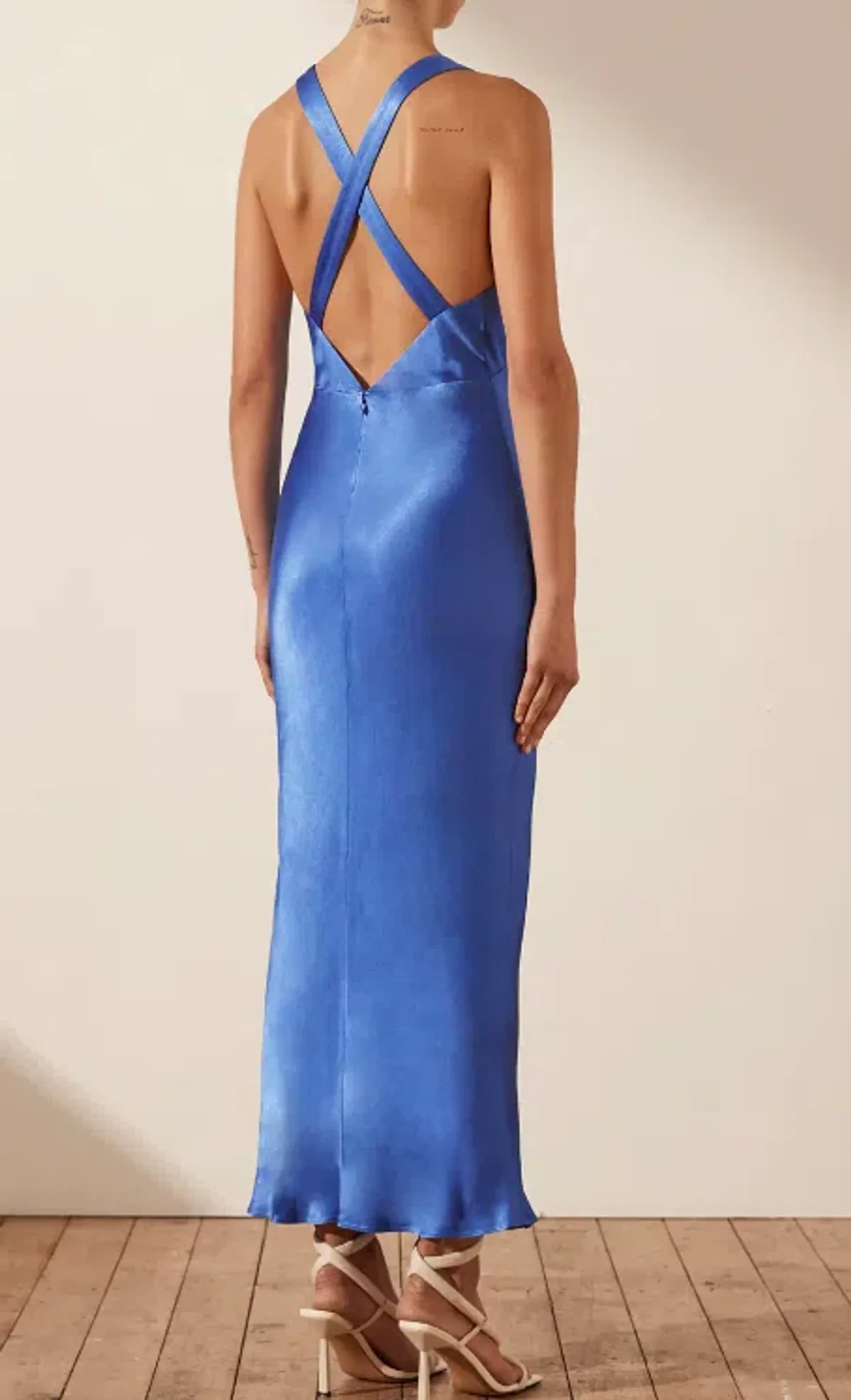 Shona Joy Oliviera Plunged Cross Back Midi Dress in Blue Size 8 / S - Image 3