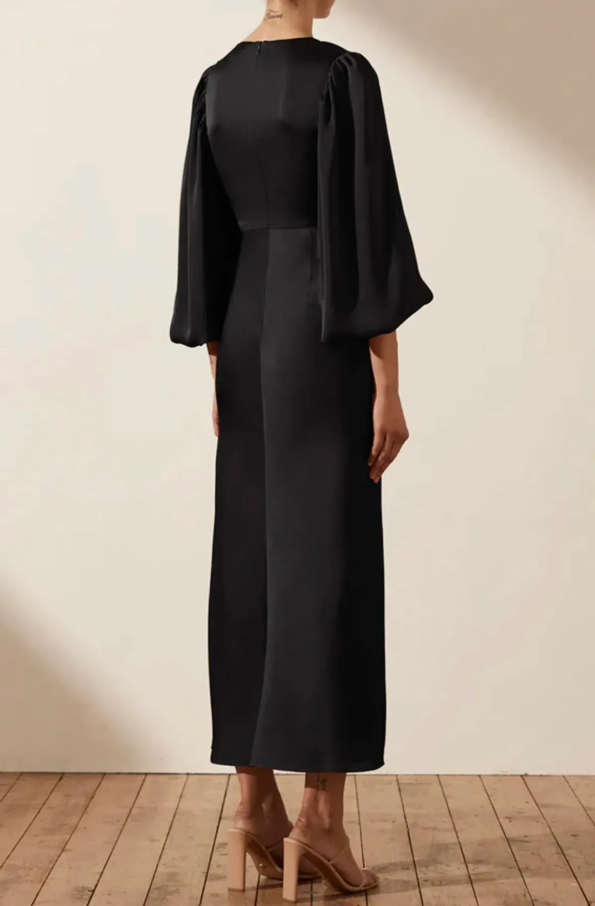Shona Joy Luxe Twist Front Balloon Sleeve Midi Dress in Onyx Size 12 / L - Image 3
